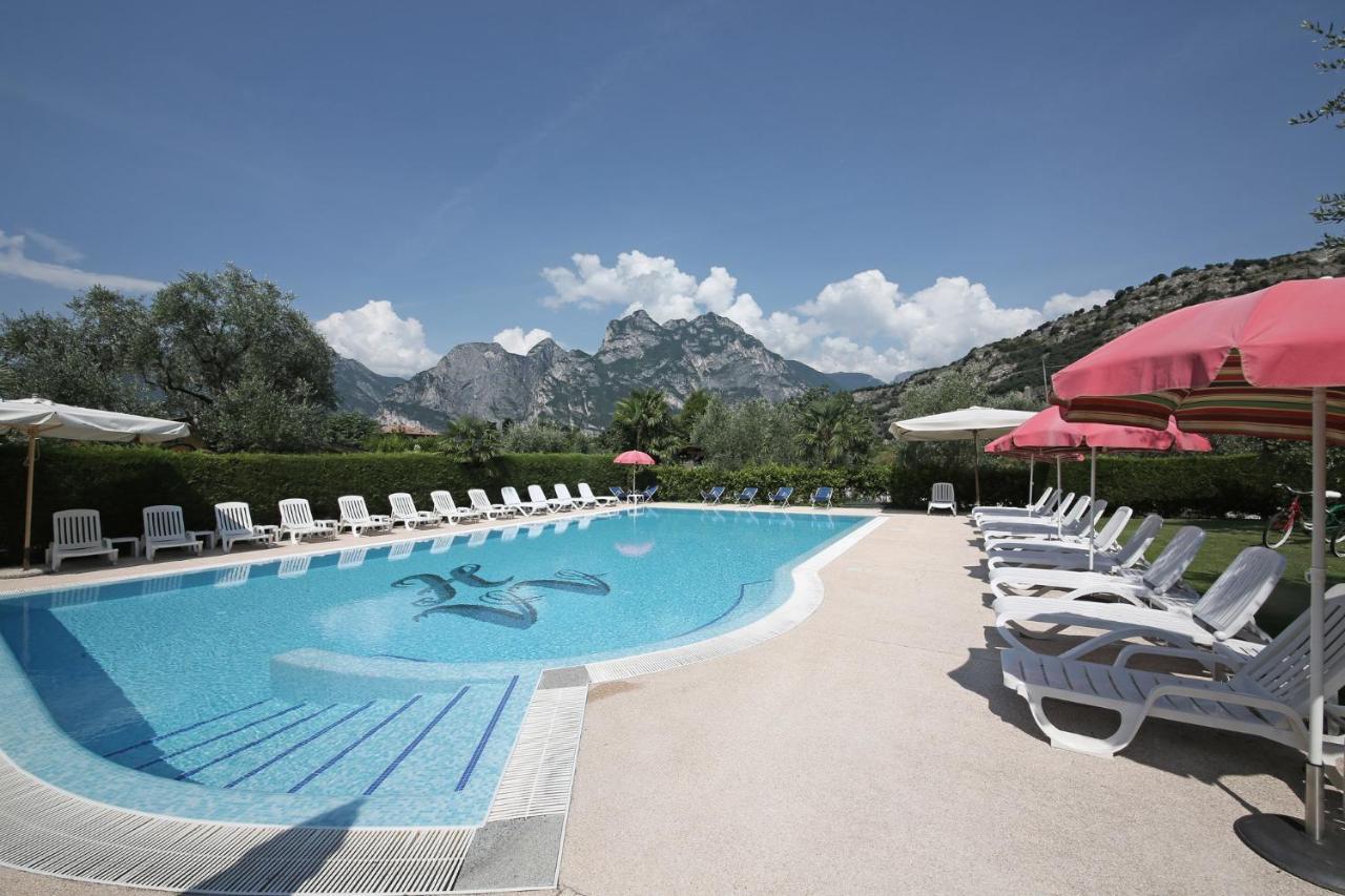 Hotel Villa Verde Torbole Sul Garda ภายนอก รูปภาพ
