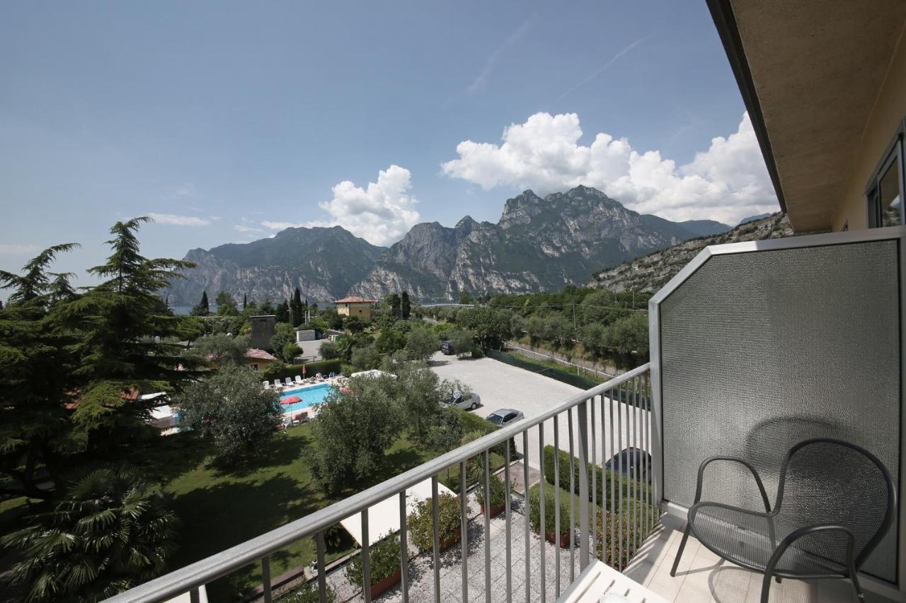 Hotel Villa Verde Torbole Sul Garda ภายนอก รูปภาพ