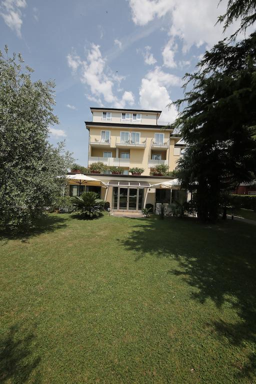 Hotel Villa Verde Torbole Sul Garda ภายนอก รูปภาพ