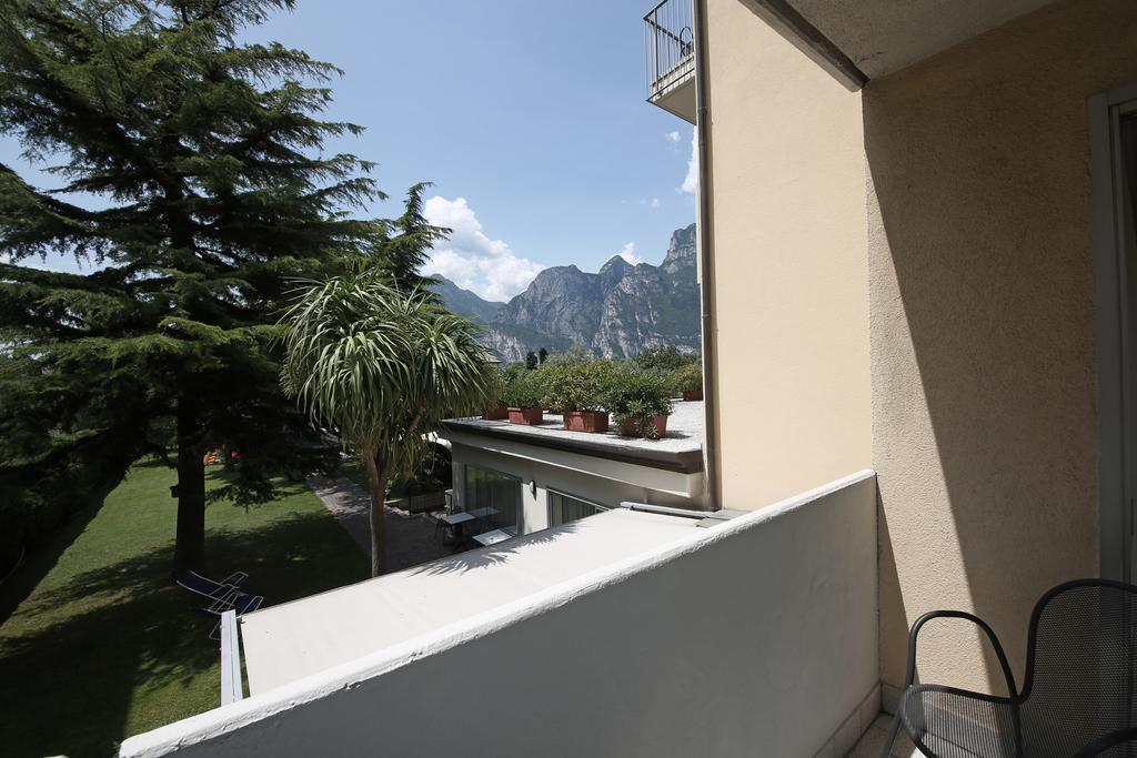 Hotel Villa Verde Torbole Sul Garda ภายนอก รูปภาพ