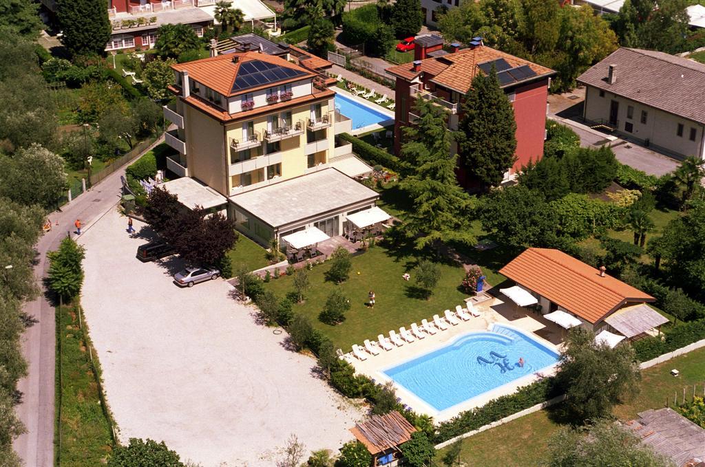 Hotel Villa Verde Torbole Sul Garda ภายนอก รูปภาพ