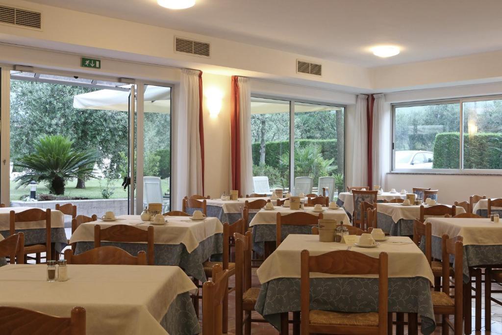 Hotel Villa Verde Torbole Sul Garda ภายนอก รูปภาพ