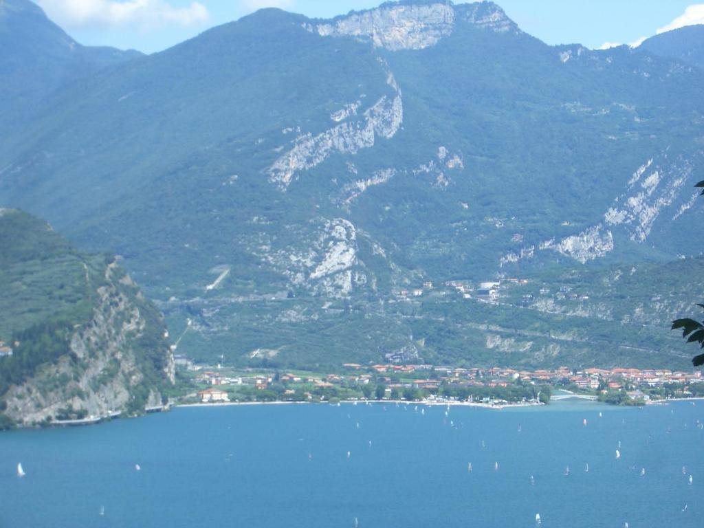Hotel Villa Verde Torbole Sul Garda ภายนอก รูปภาพ